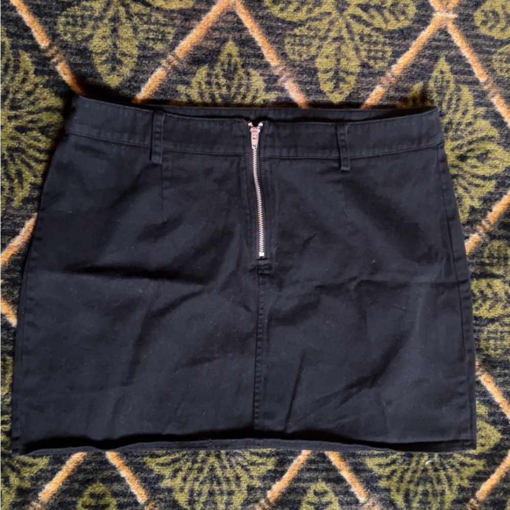 SHEIN Black Mini Skirt with Front Zip Detail